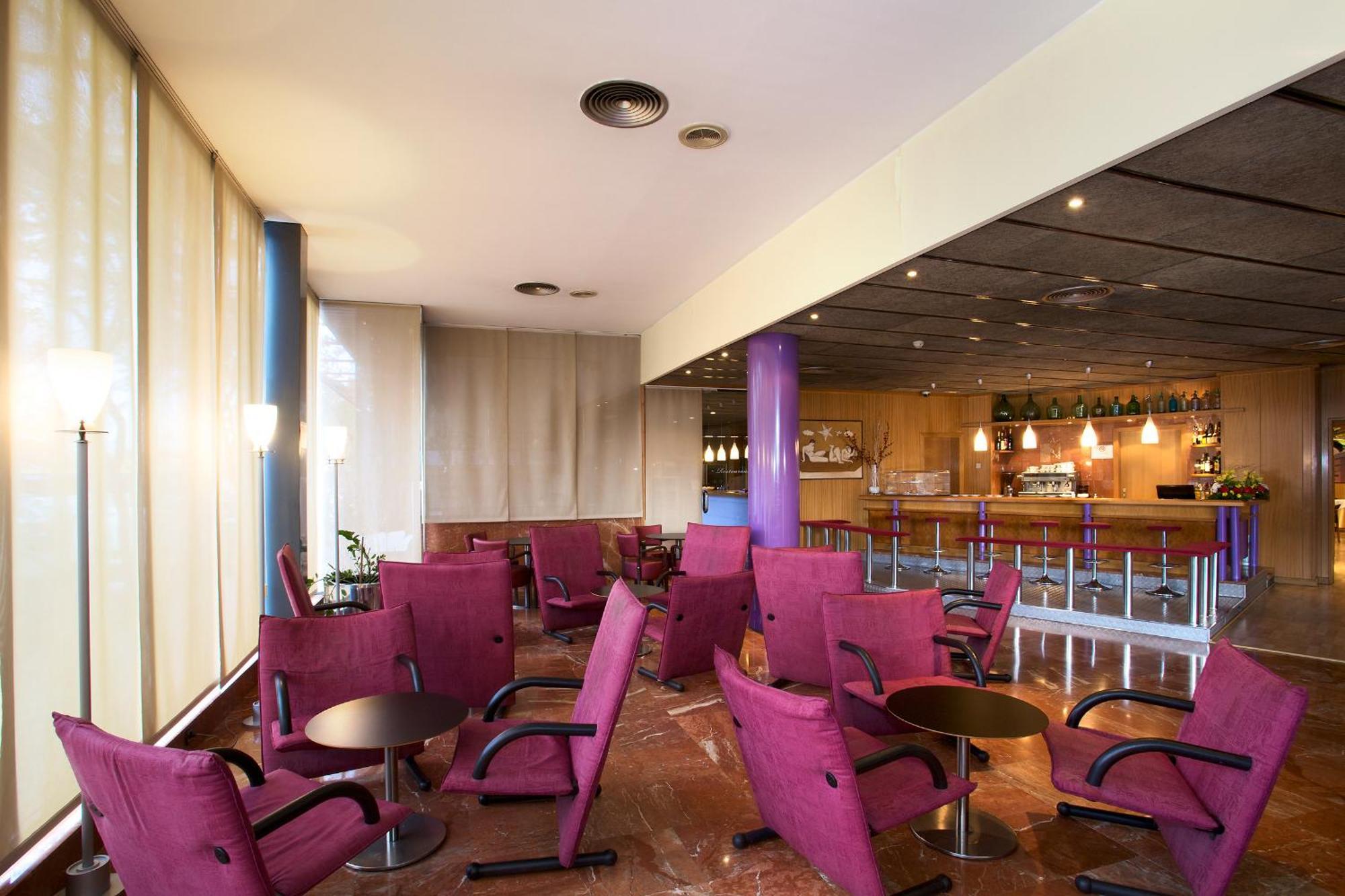 Hotel Domo Vilafranca del Penedès Restaurant photo